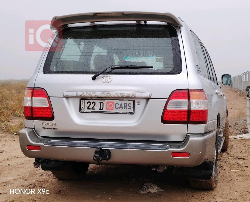 تۆیۆتا لاند کروزەر